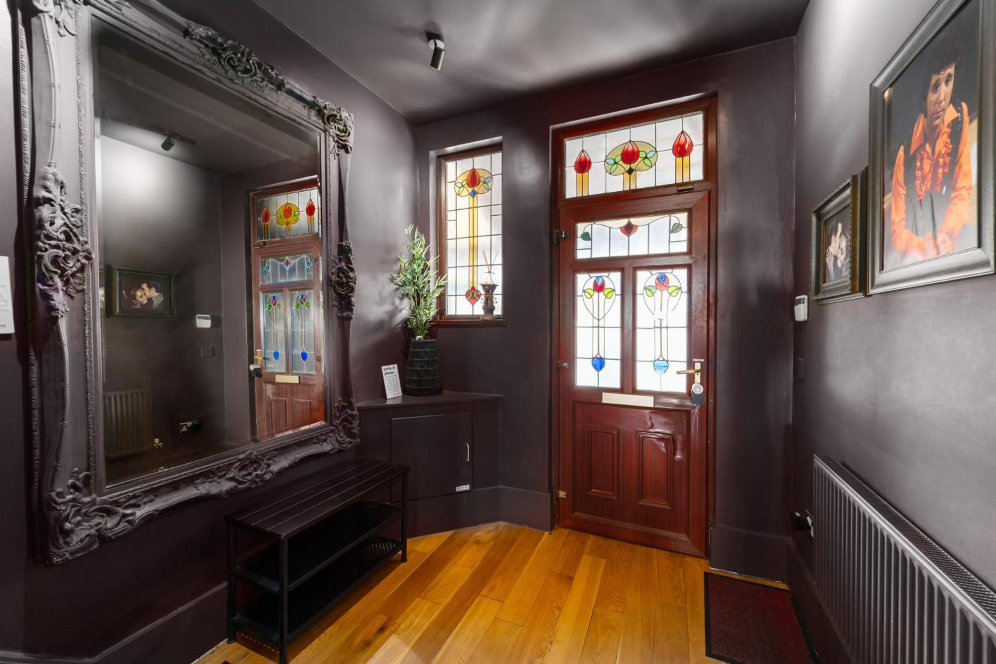City Retreat, Spacious 4 Bed House, Games Room, Parking, Hot Tub & Bbq คาร์ดิฟฟ์ ภายนอก รูปภาพ