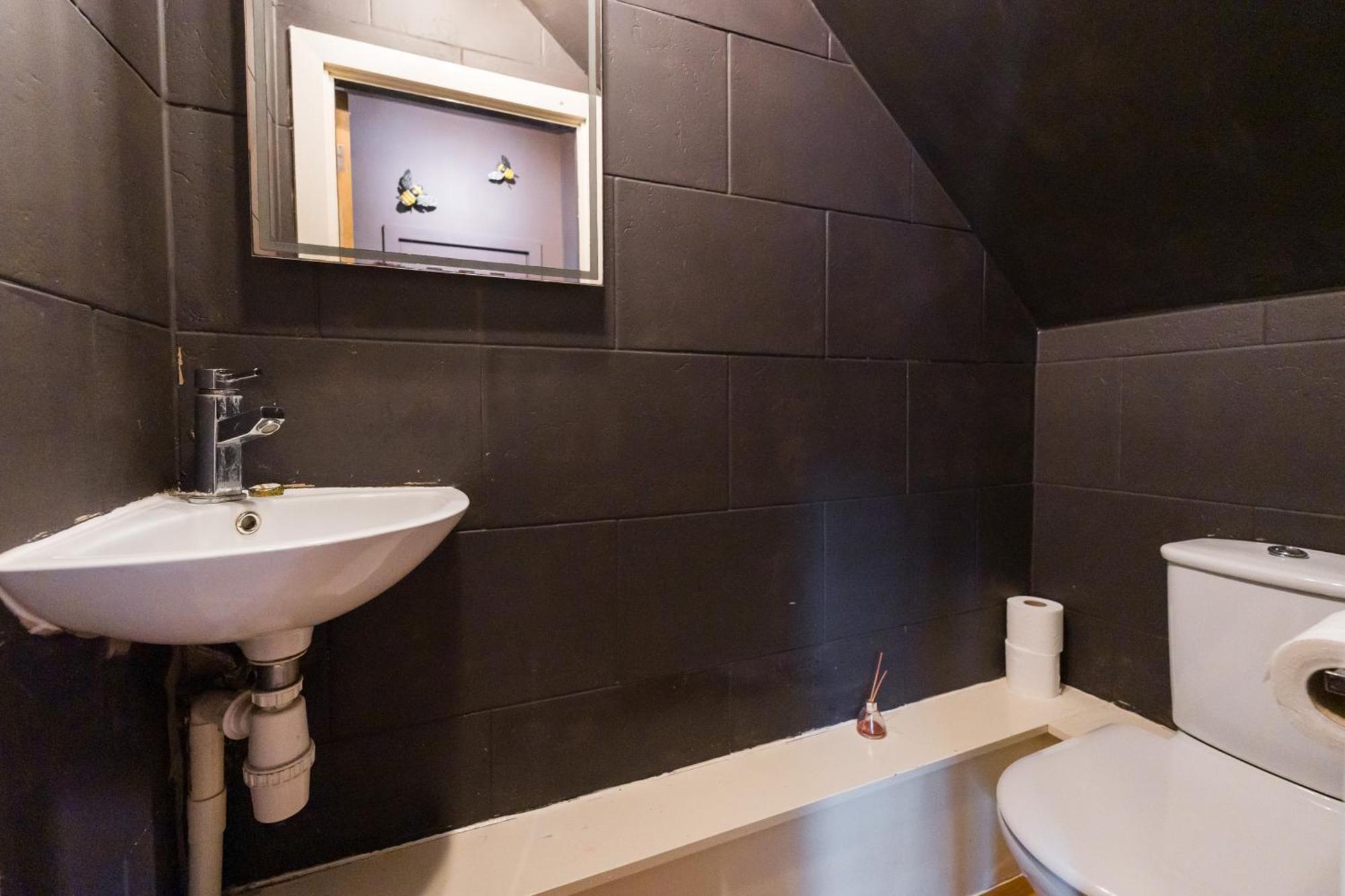 City Retreat, Spacious 4 Bed House, Games Room, Parking, Hot Tub & Bbq คาร์ดิฟฟ์ ภายนอก รูปภาพ