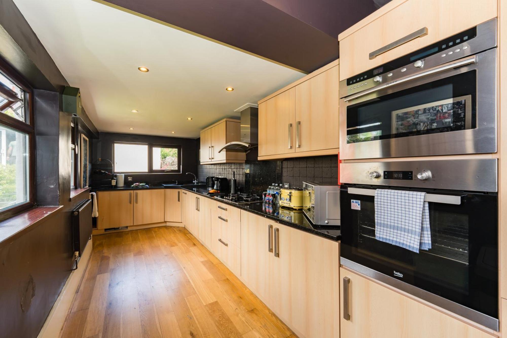 City Retreat, Spacious 4 Bed House, Games Room, Parking, Hot Tub & Bbq คาร์ดิฟฟ์ ภายนอก รูปภาพ