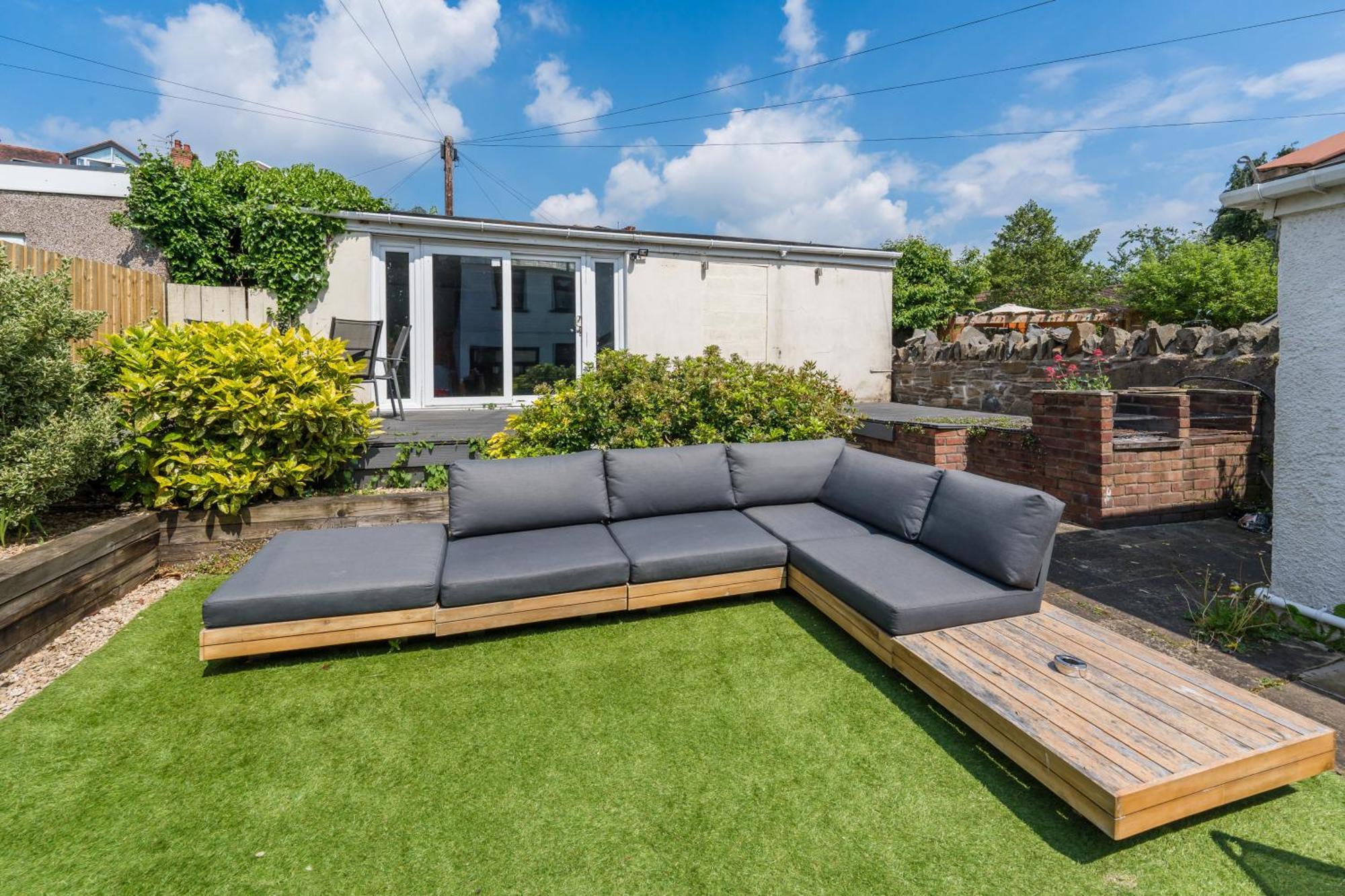 City Retreat, Spacious 4 Bed House, Games Room, Parking, Hot Tub & Bbq คาร์ดิฟฟ์ ภายนอก รูปภาพ